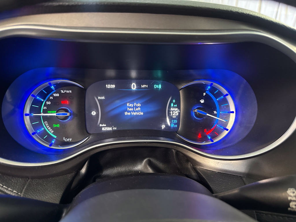 Thumbnail: 2018 Chrysler Pacifica - 12