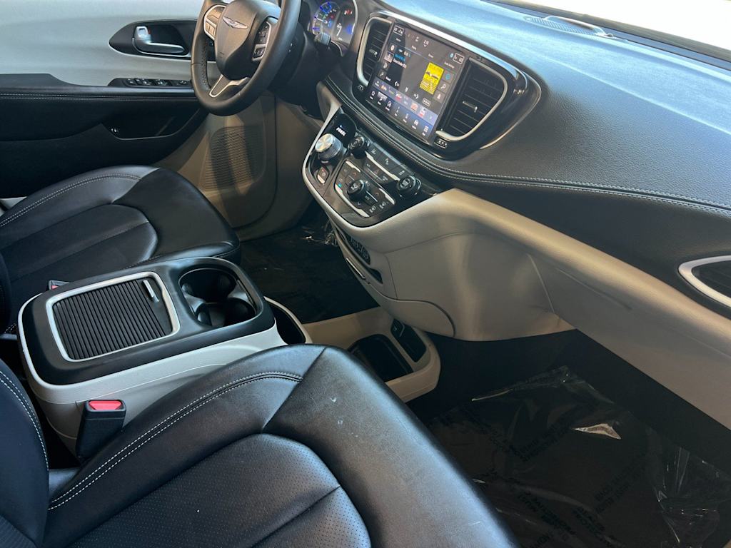 Thumbnail: 2024 Chrysler Pacifica - 13