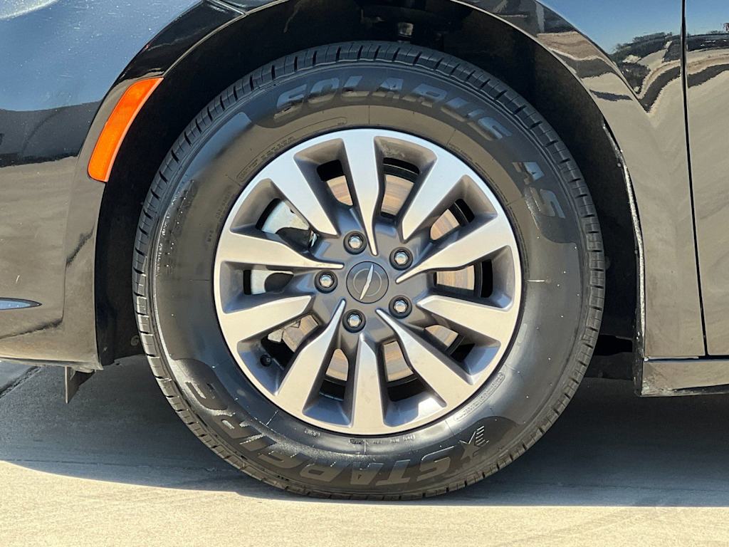 Thumbnail: 2024 Chrysler Pacifica - 8