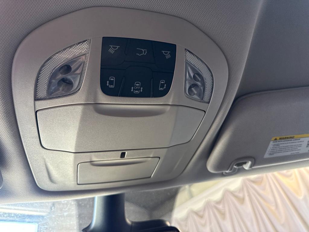 Thumbnail: 2024 Chrysler Pacifica - 30