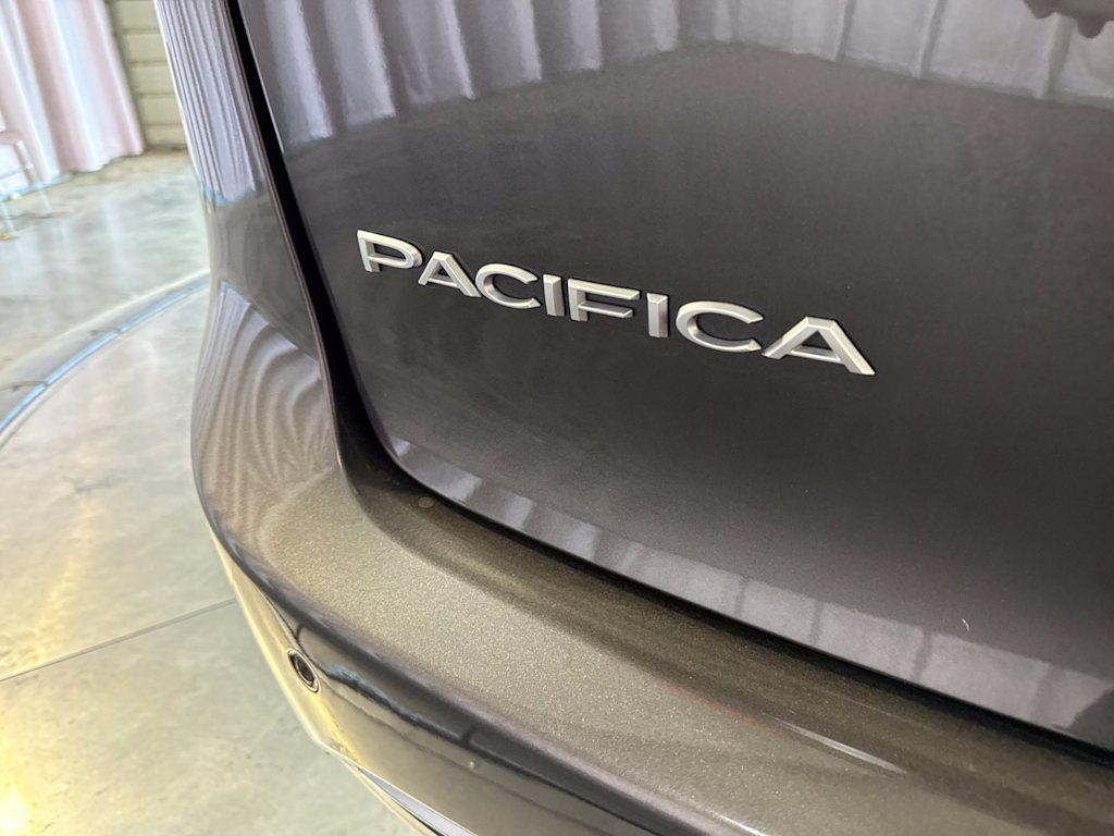 Thumbnail: 2021 Chrysler Pacifica - 19
