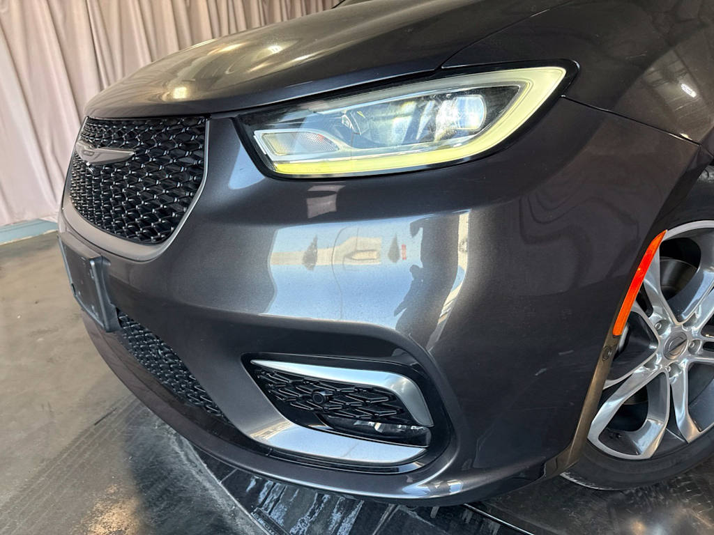 Thumbnail: 2021 Chrysler Pacifica - 16