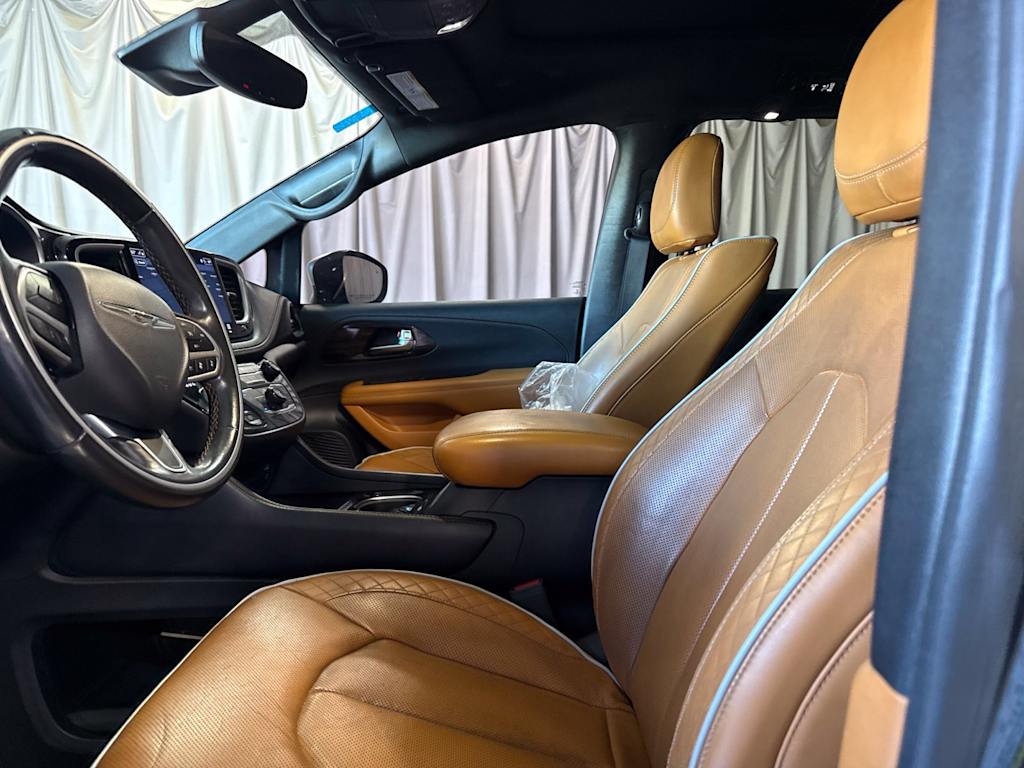 Thumbnail: 2021 Chrysler Pacifica - 9