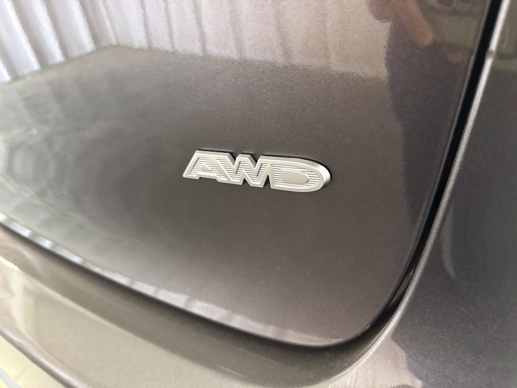 Thumbnail: 2021 Chrysler Pacifica - 21