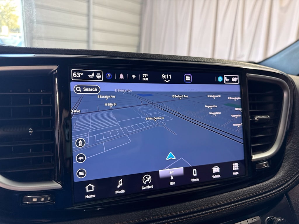 Thumbnail: 2021 Chrysler Pacifica - 11