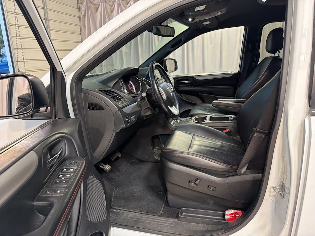 Thumbnail: 2019 Dodge Grand Caravan - 25