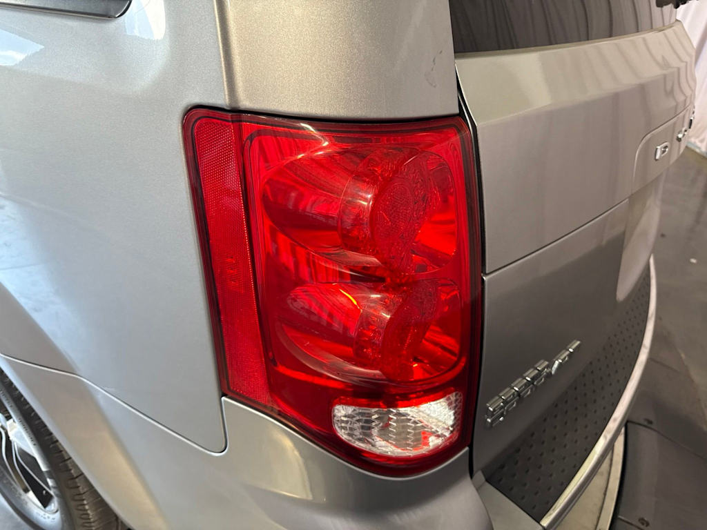 Thumbnail: 2018 Dodge Grand Caravan - 20