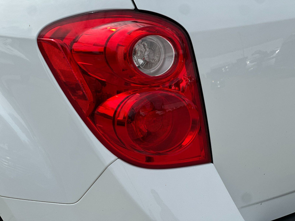 Thumbnail: 2011 Chevrolet Equinox - 29