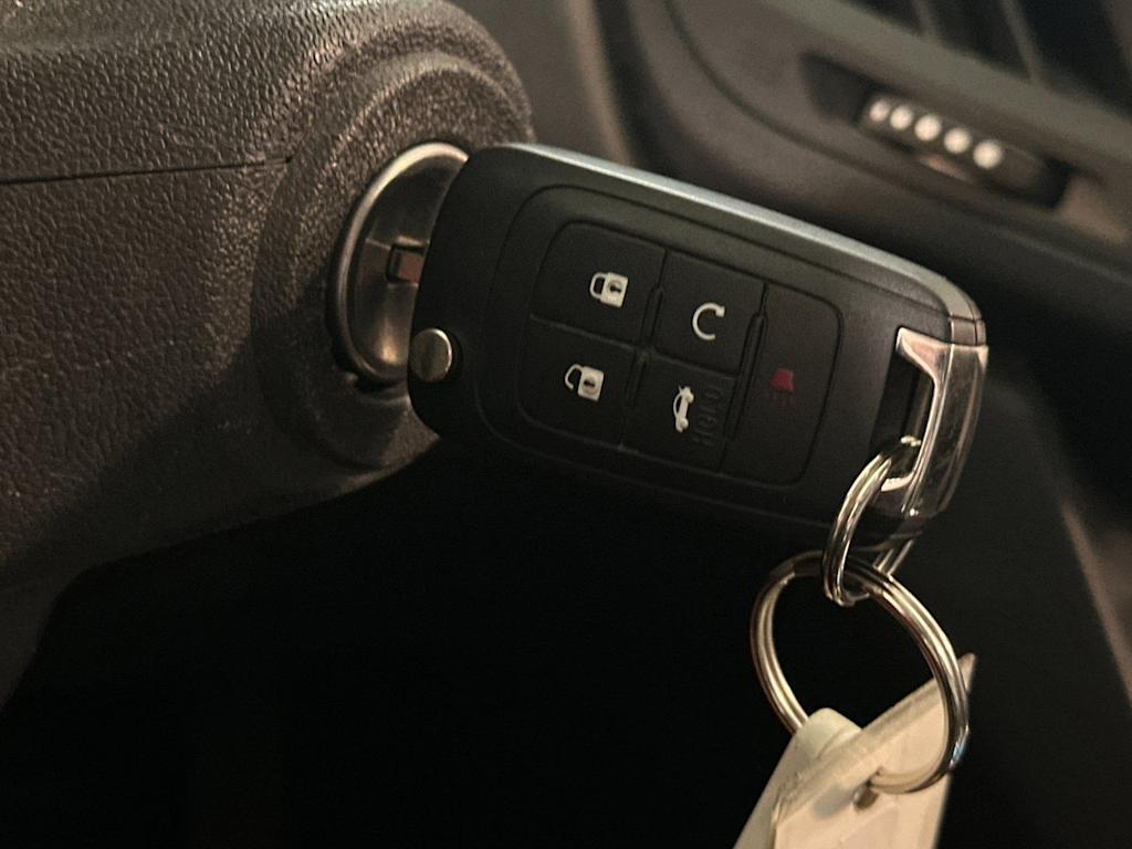 Thumbnail: 2011 Chevrolet Equinox - 30