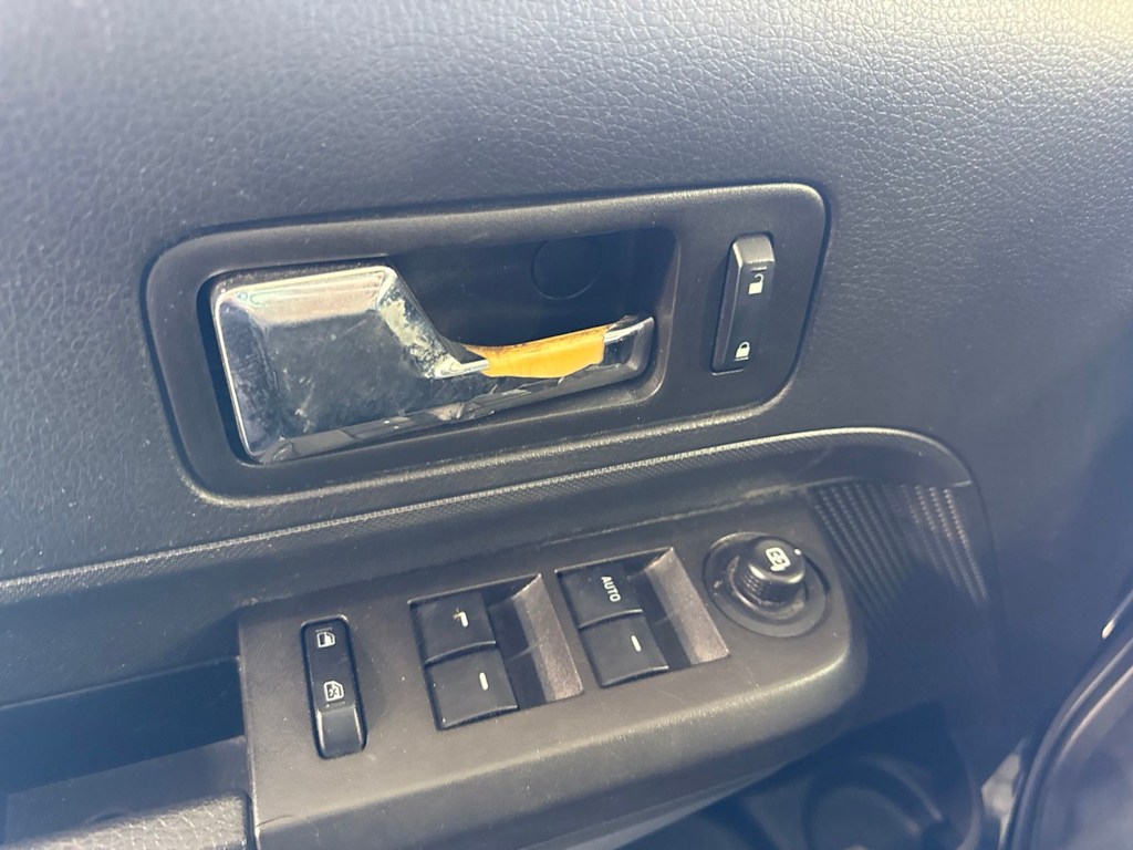 Thumbnail: 2010 Ford Edge - 23