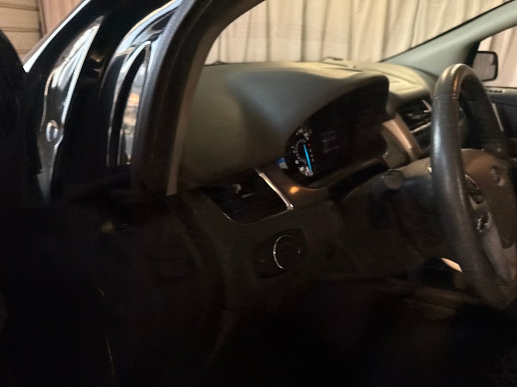 Thumbnail: 2013 Ford Edge - 21