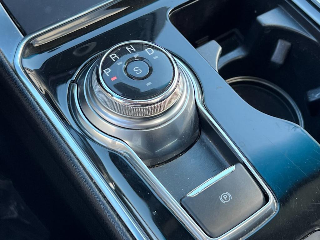 Thumbnail: 2019 Ford Edge - 14