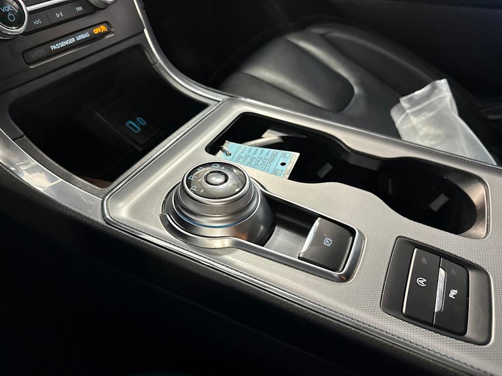 Thumbnail: 2021 Ford Edge - 10