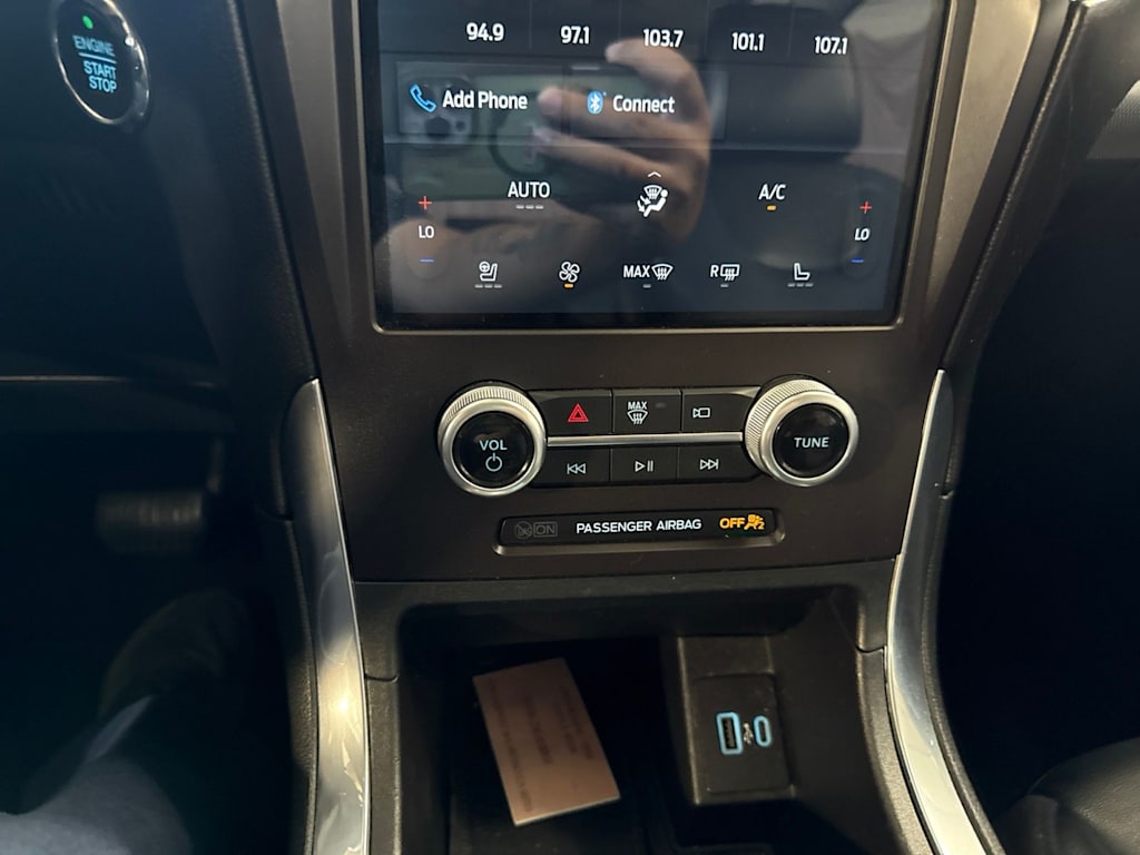 Thumbnail: 2021 Ford Edge - 27