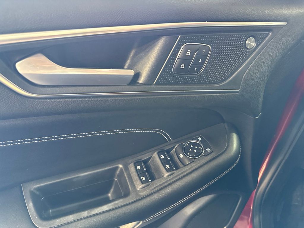 Thumbnail: 2021 Ford Edge - 20