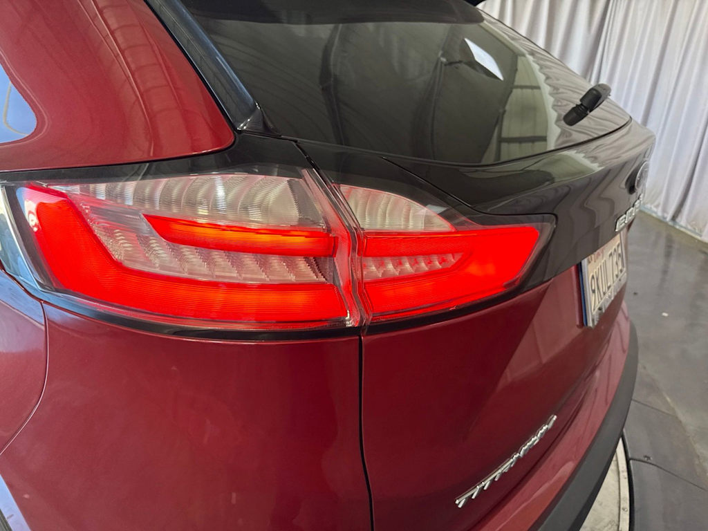 Thumbnail: 2021 Ford Edge - 17