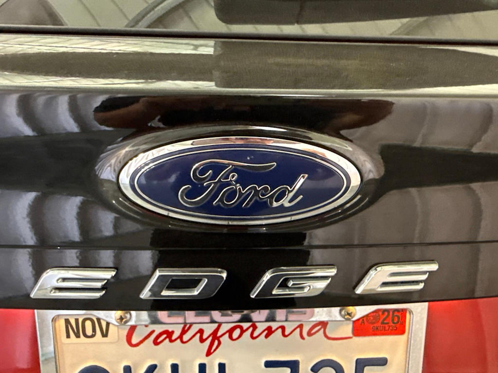 Thumbnail: 2021 Ford Edge - 18