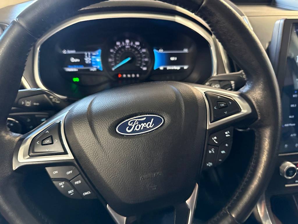 Thumbnail: 2021 Ford Edge - 23