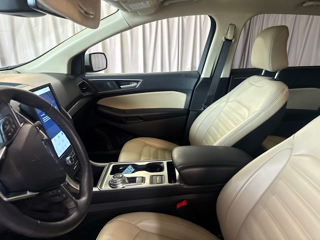 Thumbnail: 2022 Ford Edge - 8
