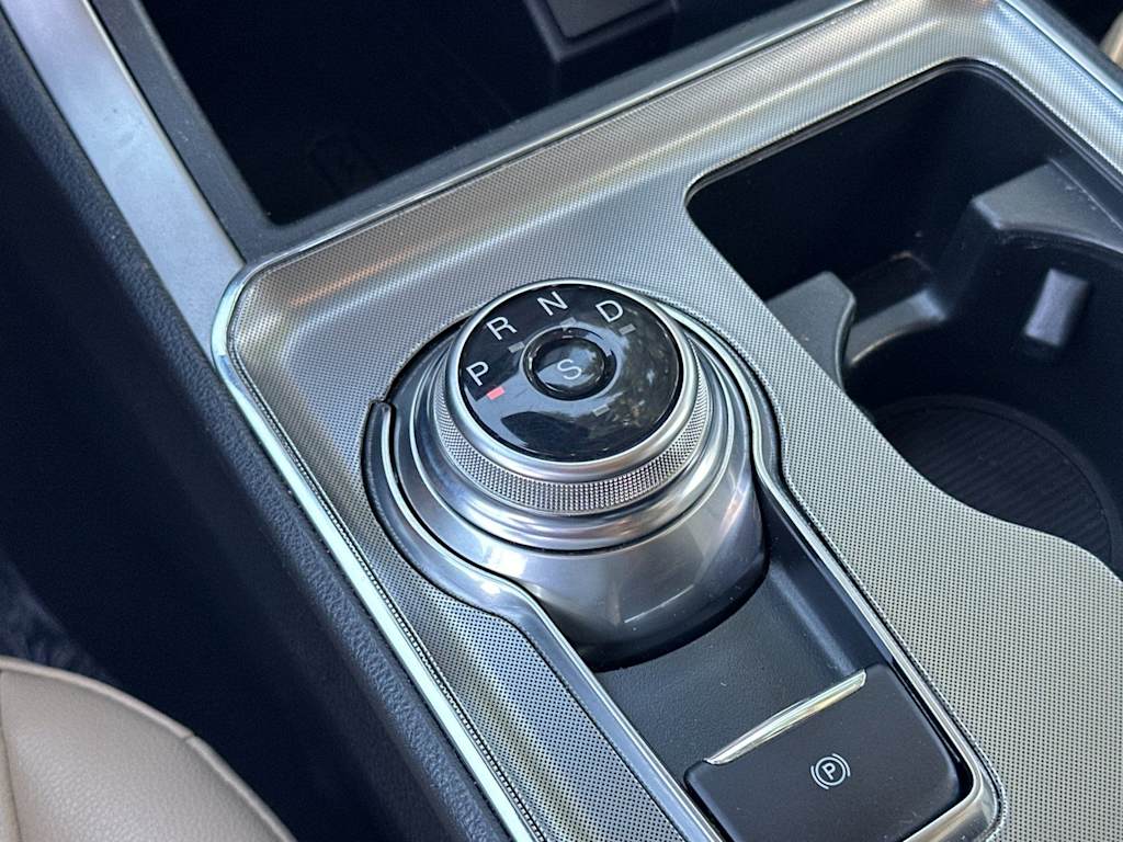 Thumbnail: 2022 Ford Edge - 15