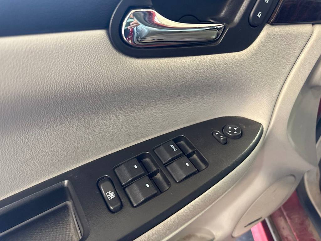 Thumbnail: 2014 Chevrolet Impala - 24