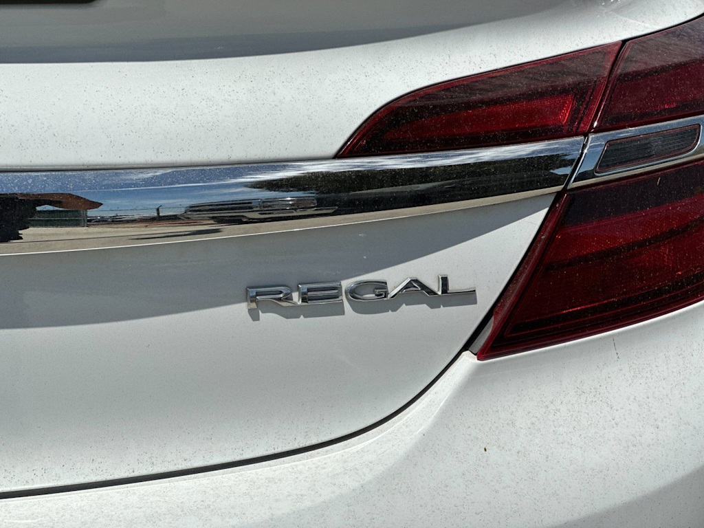 Thumbnail: 2017 Buick Regal - 28