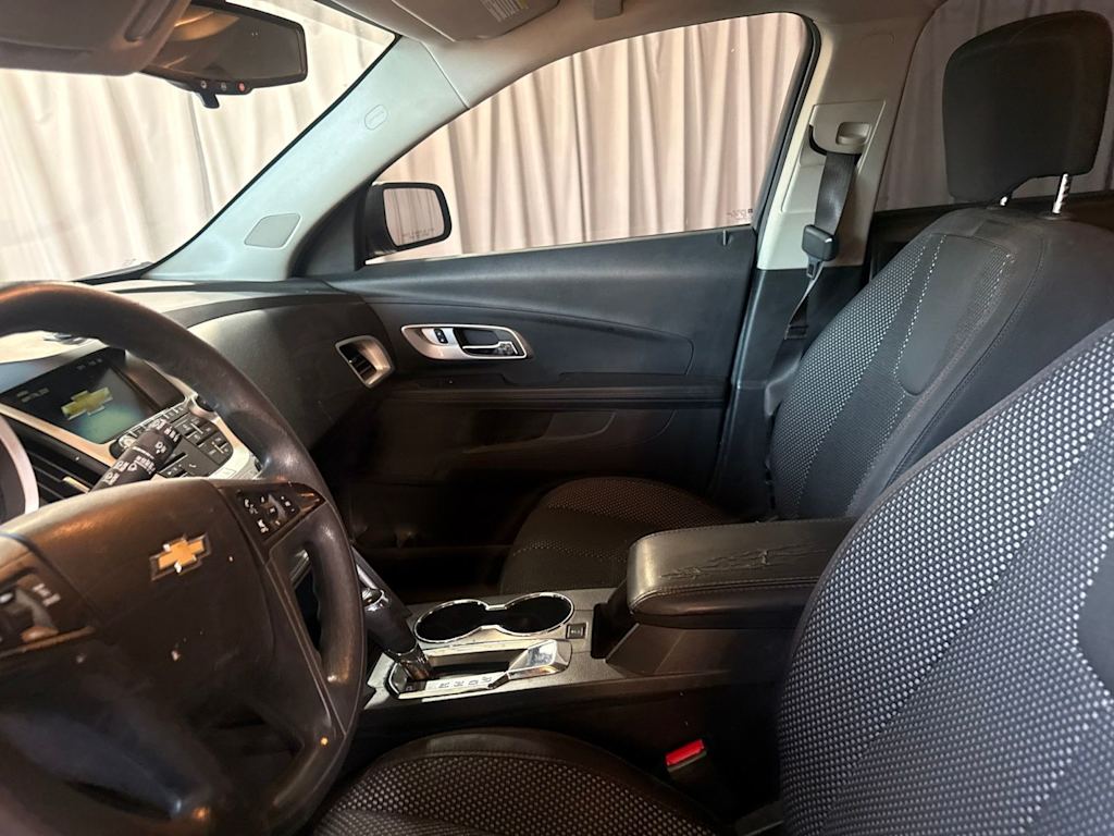 Thumbnail: 2017 Chevrolet Equinox - 9