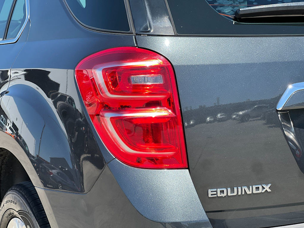 Thumbnail: 2017 Chevrolet Equinox - 28