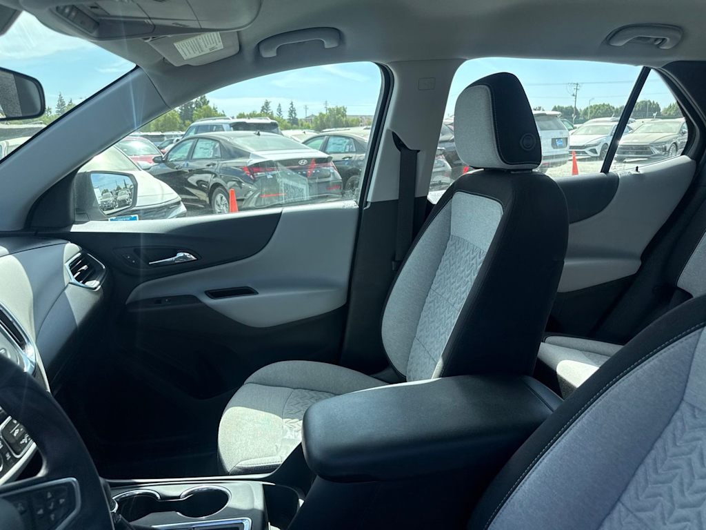 Thumbnail: 2022 Chevrolet Equinox - 10