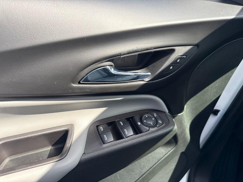 Thumbnail: 2022 Chevrolet Equinox - 24