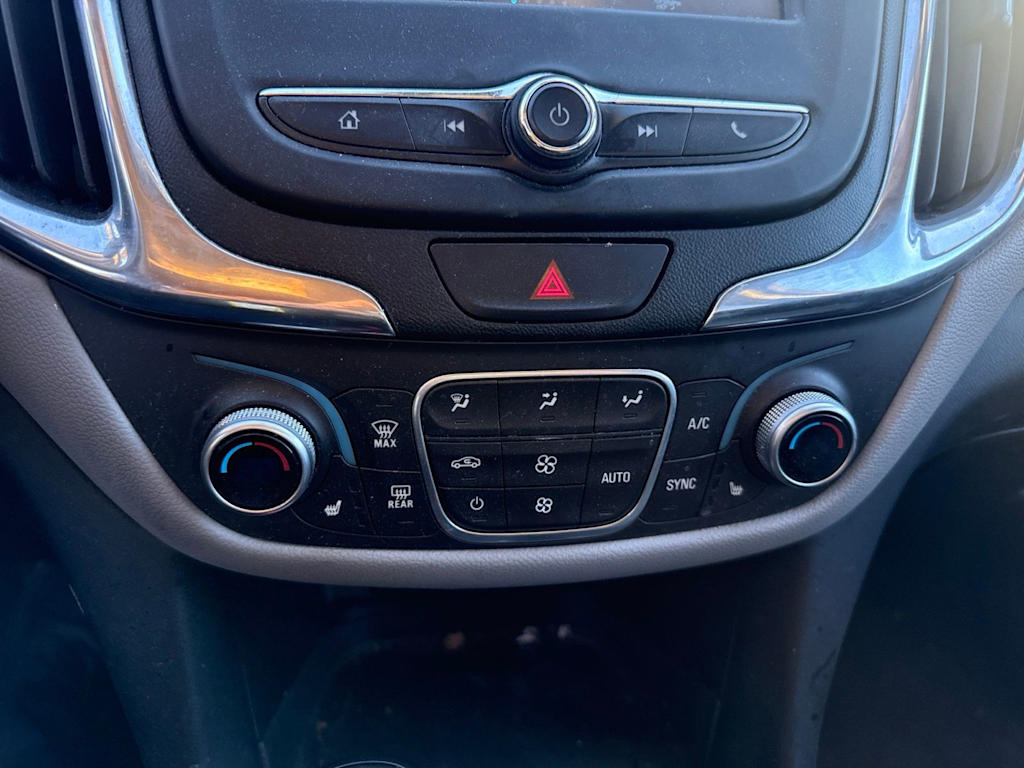Thumbnail: 2018 Chevrolet Equinox - 25