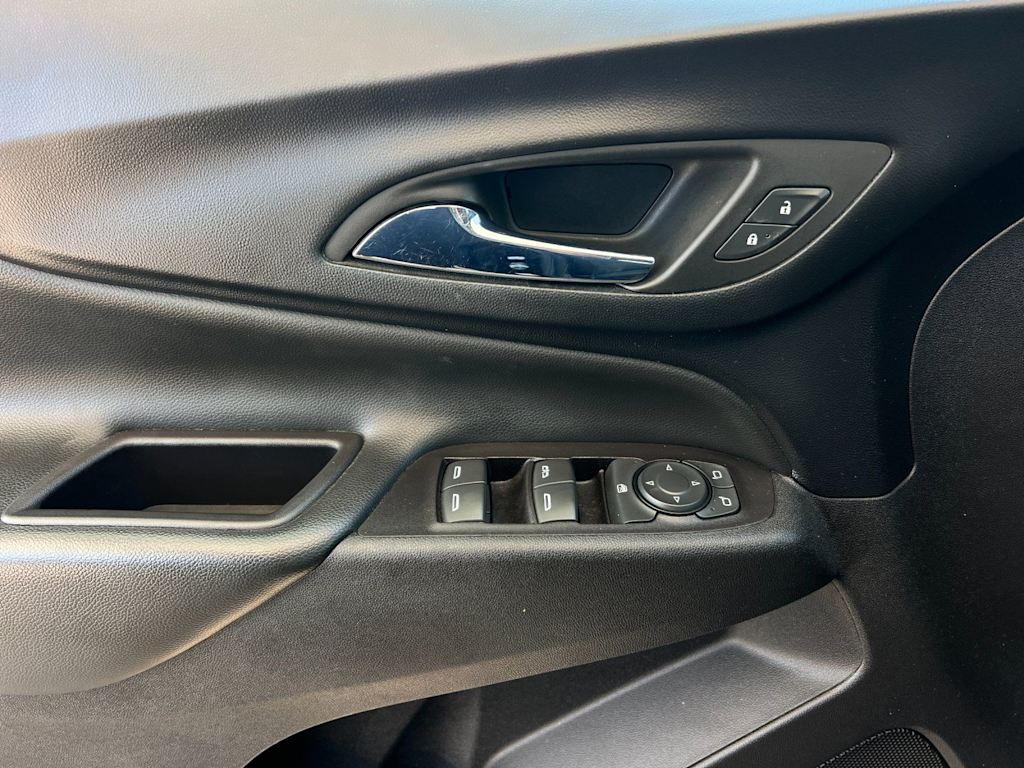 Thumbnail: 2022 Chevrolet Equinox - 23