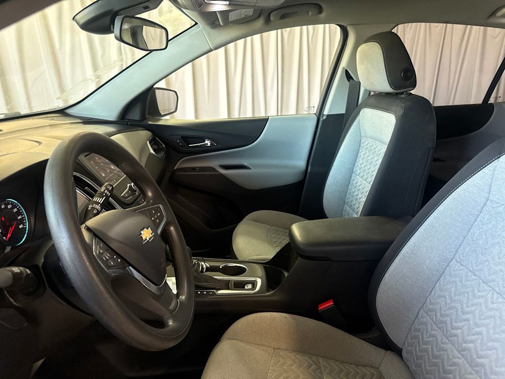 Thumbnail: 2022 Chevrolet Equinox - 8