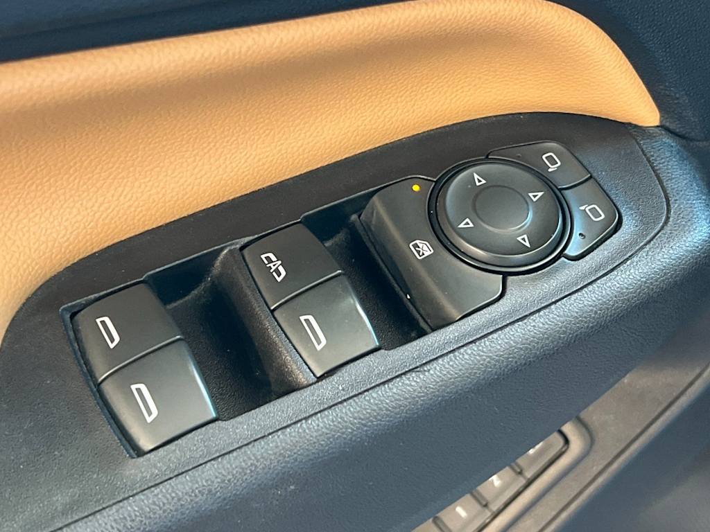 Thumbnail: 2018 Chevrolet Equinox - 23