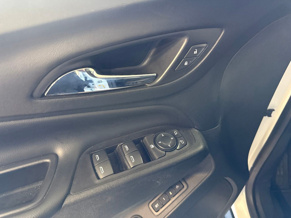 Thumbnail: 2018 Chevrolet Equinox - 24