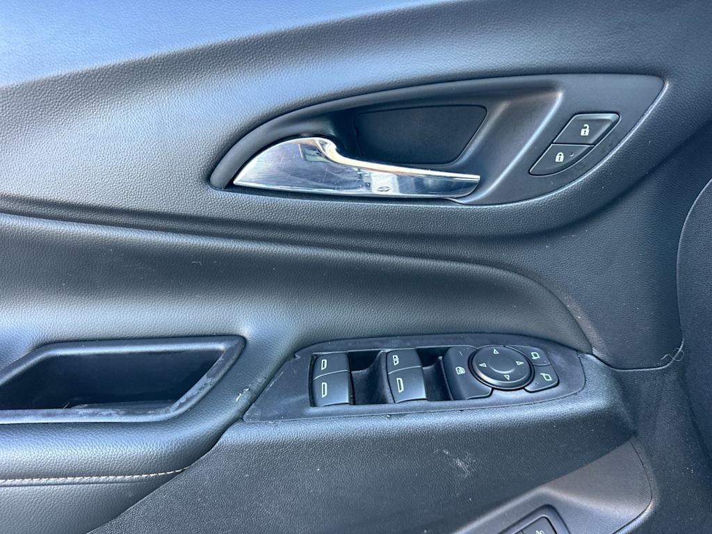 Thumbnail: 2018 Chevrolet Equinox - 22
