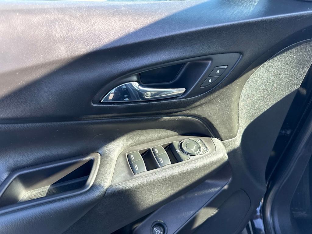 Thumbnail: 2018 Chevrolet Equinox - 24