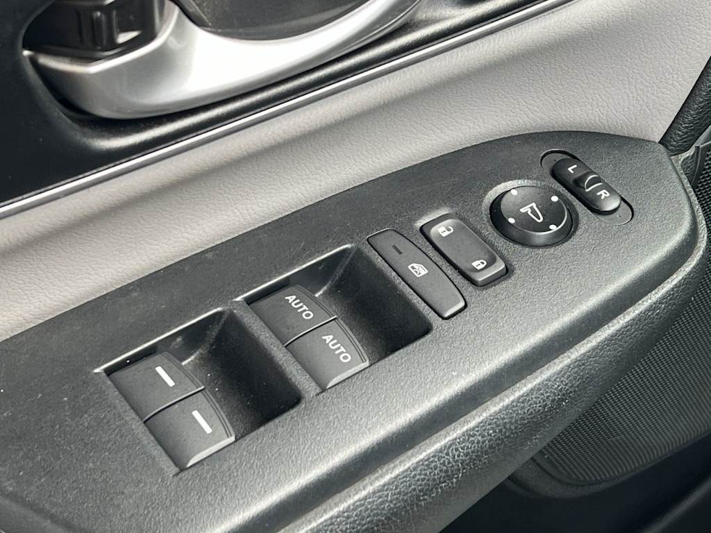 Thumbnail: 2017 Honda CR-V - 23