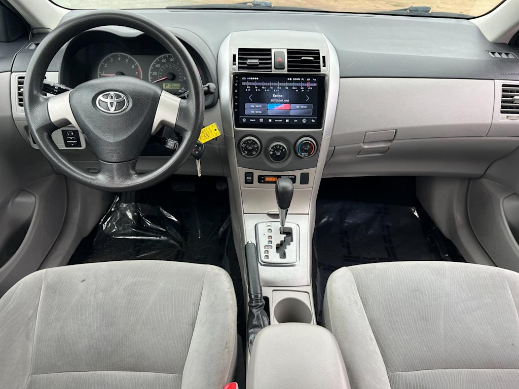 2011 Toyota Corolla LE 2