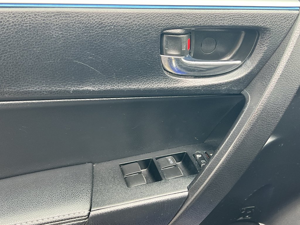 Thumbnail: 2015 Toyota Corolla - 22