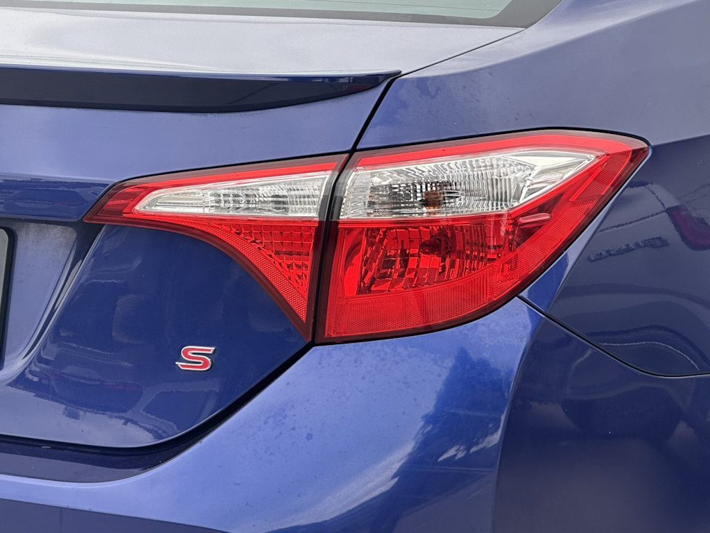 Thumbnail: 2015 Toyota Corolla - 27