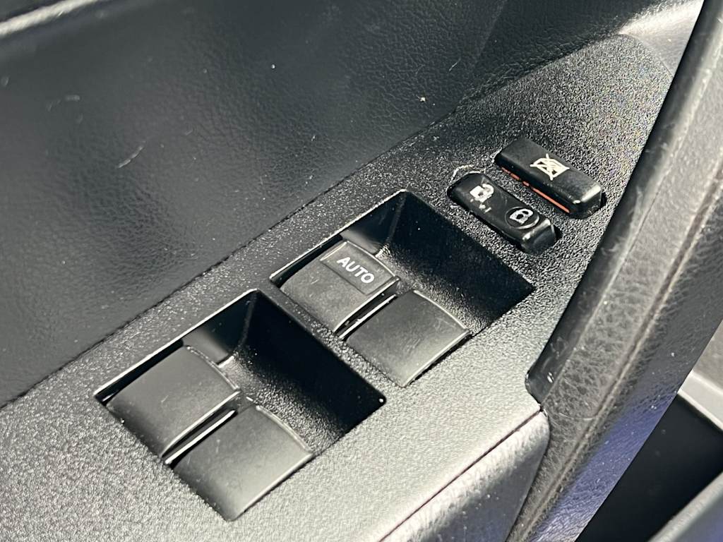 Thumbnail: 2015 Toyota Corolla - 23