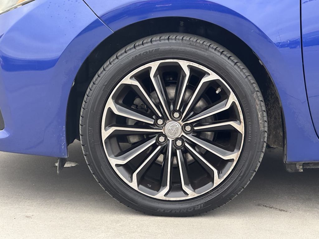 Thumbnail: 2015 Toyota Corolla - 8