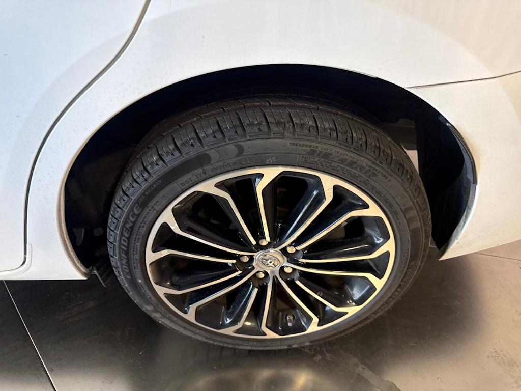 Thumbnail: 2015 Toyota Corolla - 7
