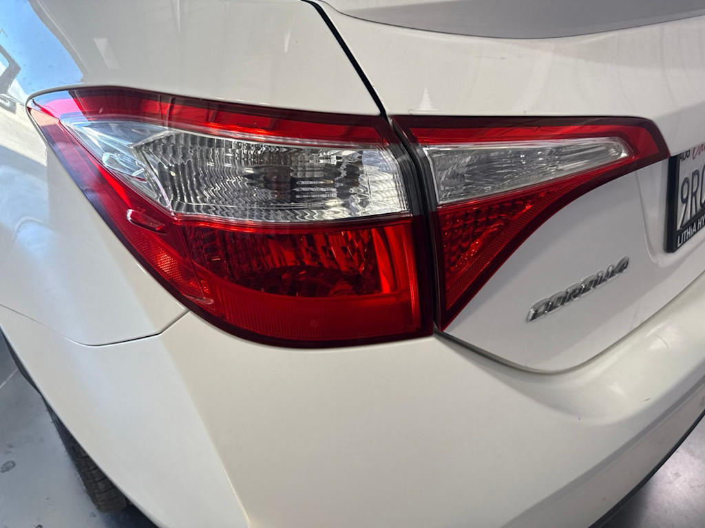 Thumbnail: 2015 Toyota Corolla - 17