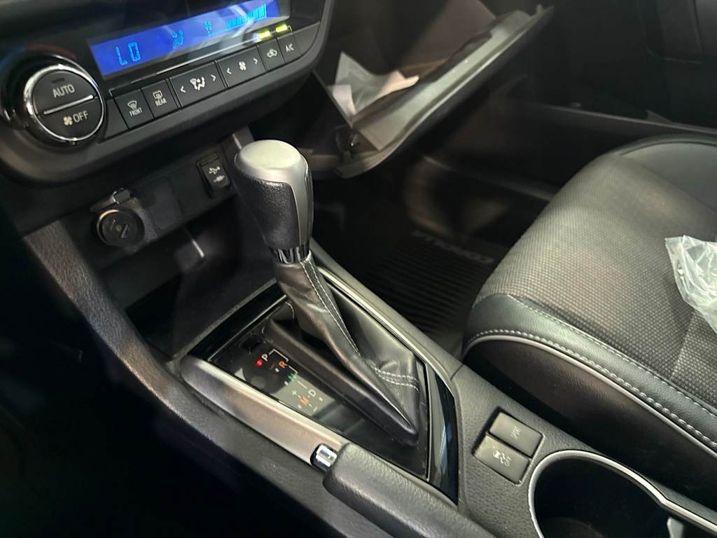 Thumbnail: 2015 Toyota Corolla - 27