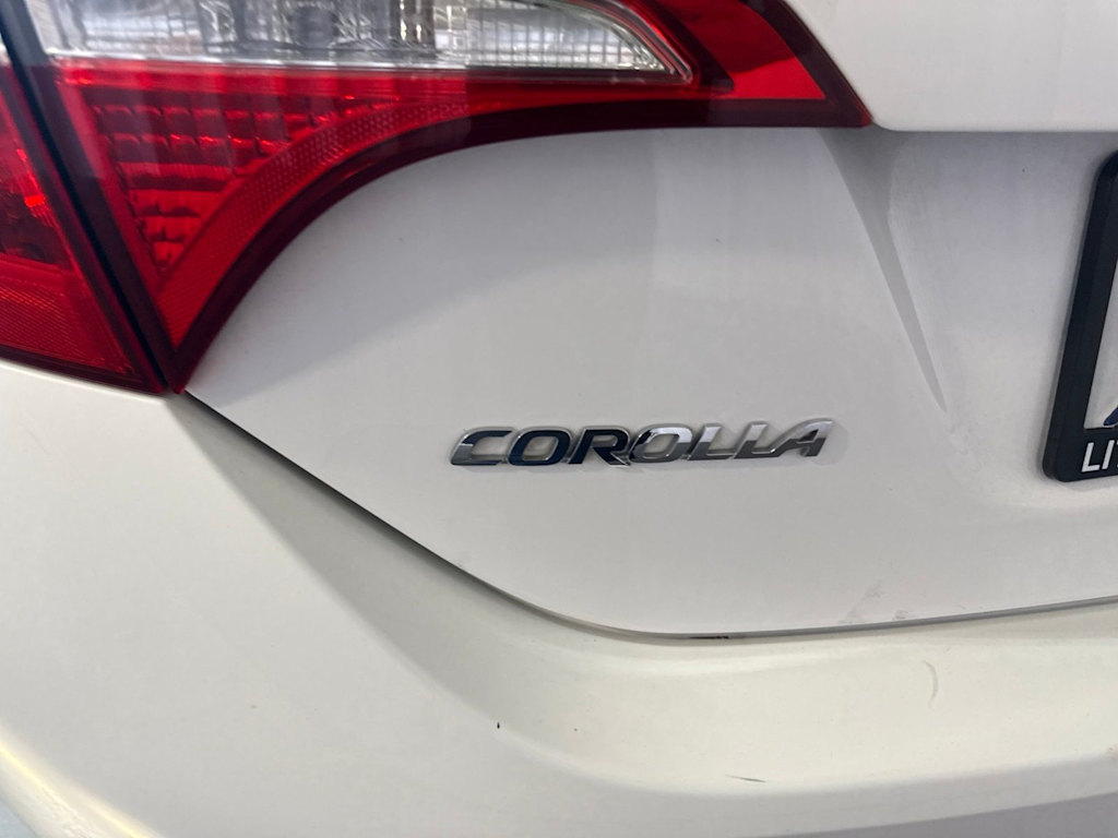 Thumbnail: 2015 Toyota Corolla - 18