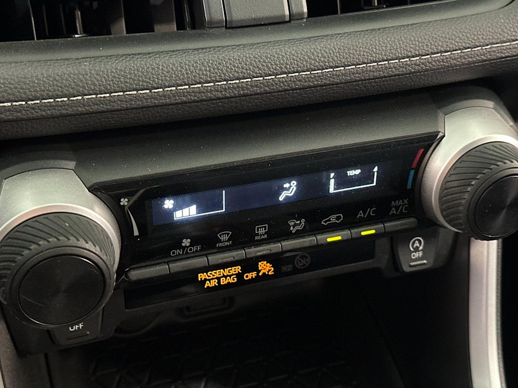 Thumbnail: 2021 Toyota RAV4 - 25