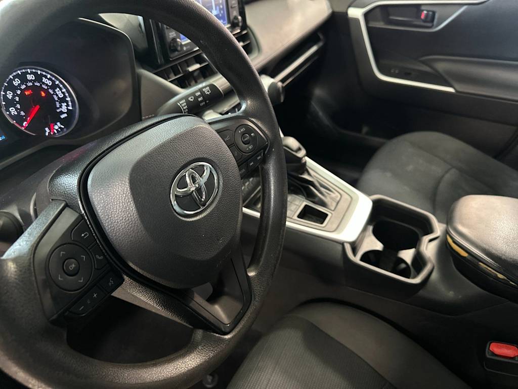 Thumbnail: 2021 Toyota RAV4 - 9