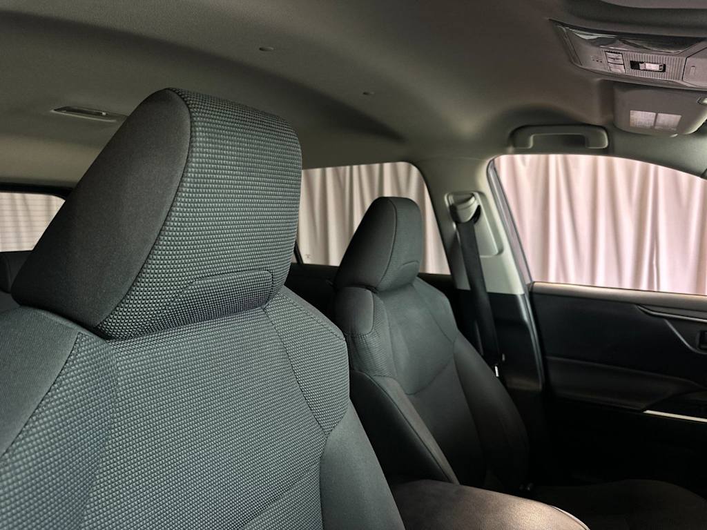 Thumbnail: 2021 Toyota RAV4 - 10